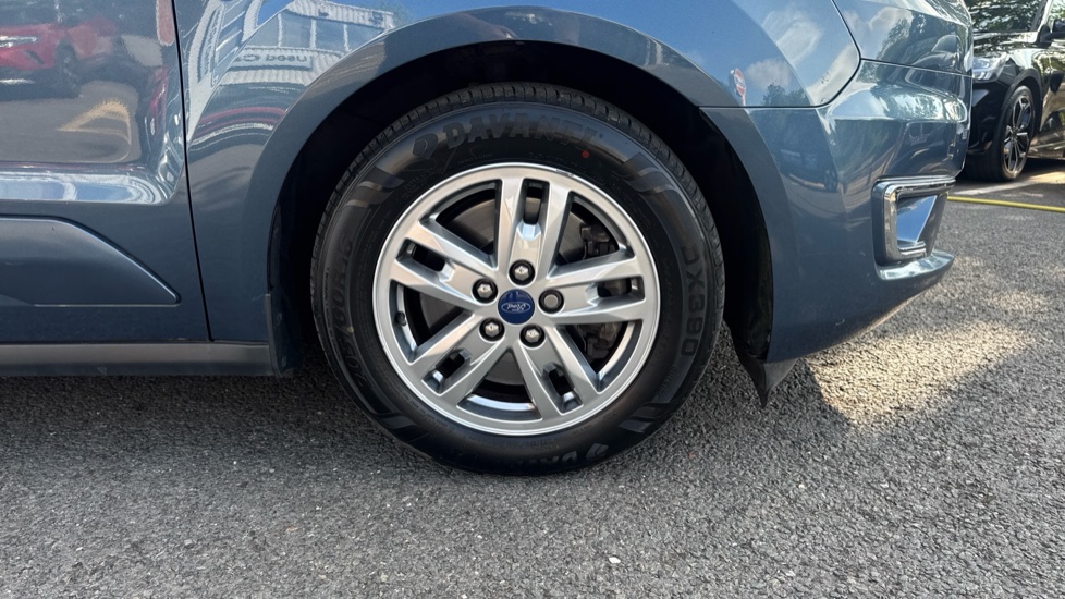 Ford Tourneo Connect 1.5 EcoBlue 120 Titanium 5dr Powershift Diesel Estate - Image 26