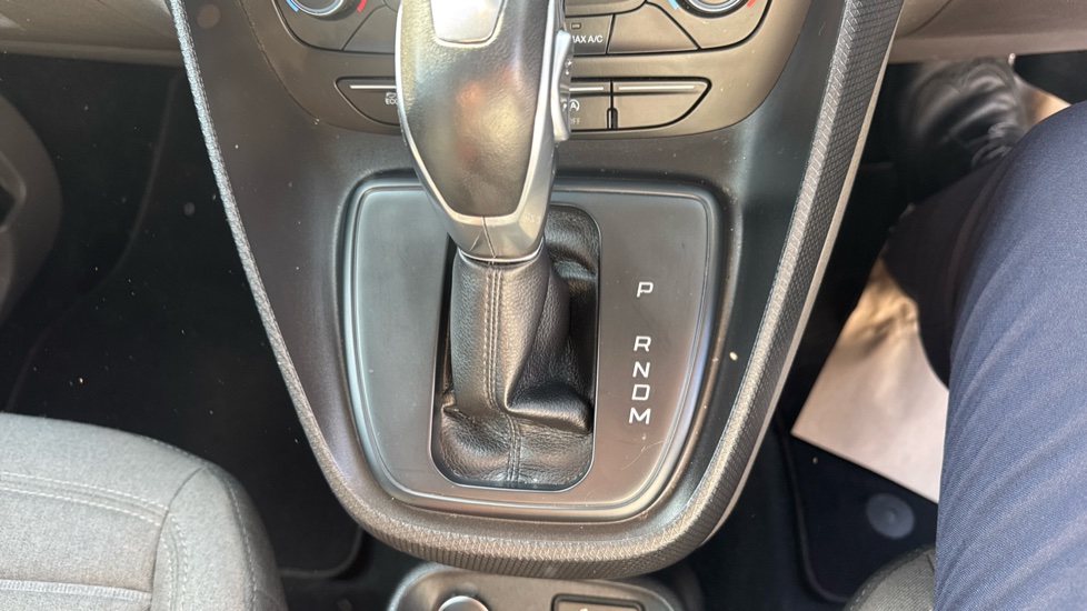 Ford Tourneo Connect 1.5 EcoBlue 120 Titanium 5dr Powershift Diesel Estate - Image 35
