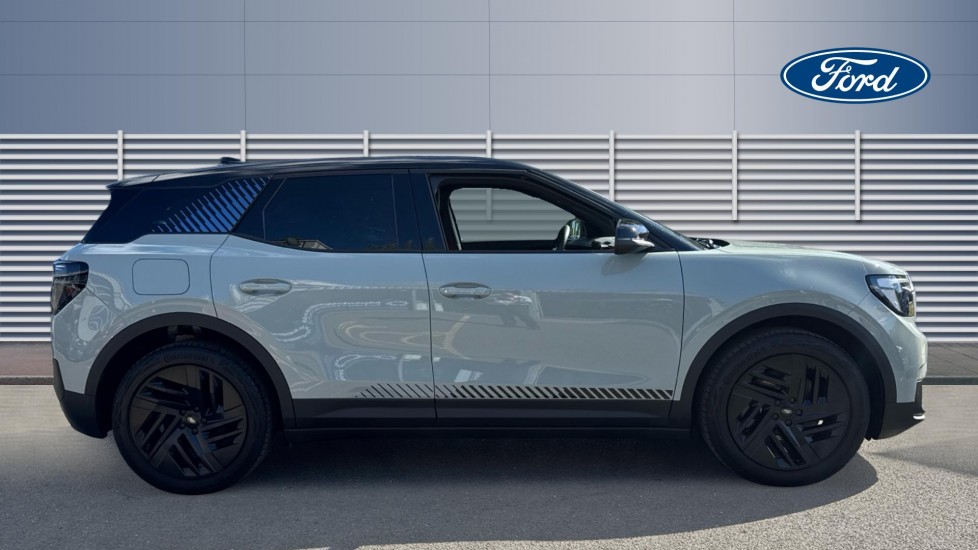 Ford Explorer 210kW Collection 79kWh 5dr Auto Electric Estate - Image 5