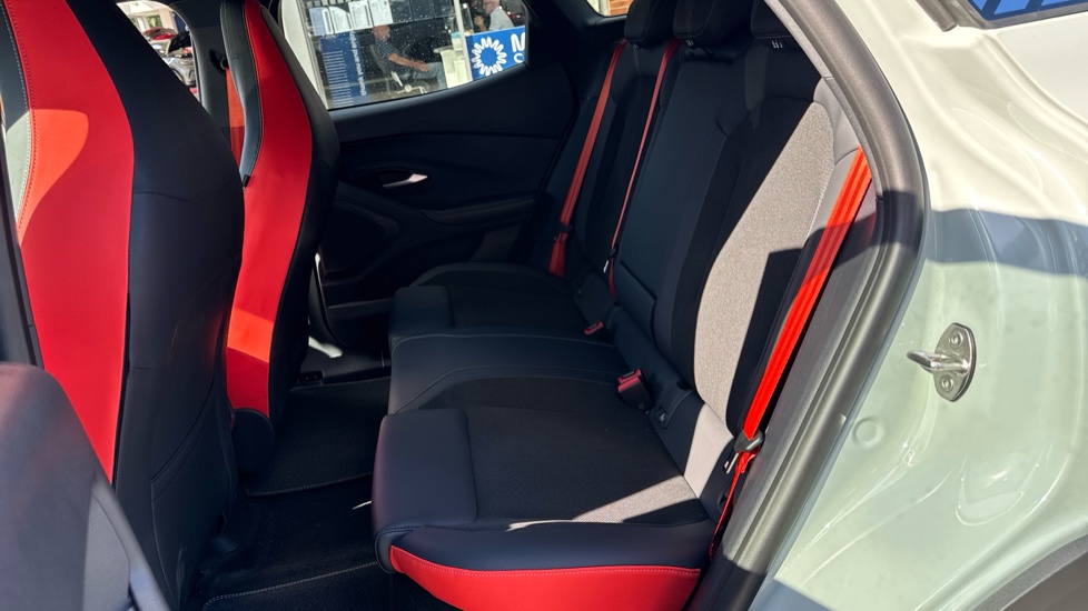 Ford Explorer 210kW Collection 79kWh 5dr Auto Electric Estate - Image 16