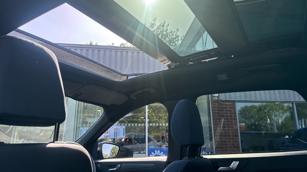 Ford Kuga 2.5 FHEV BlueCruise Edition 5dr CVT Hybrid Estate - Image 36