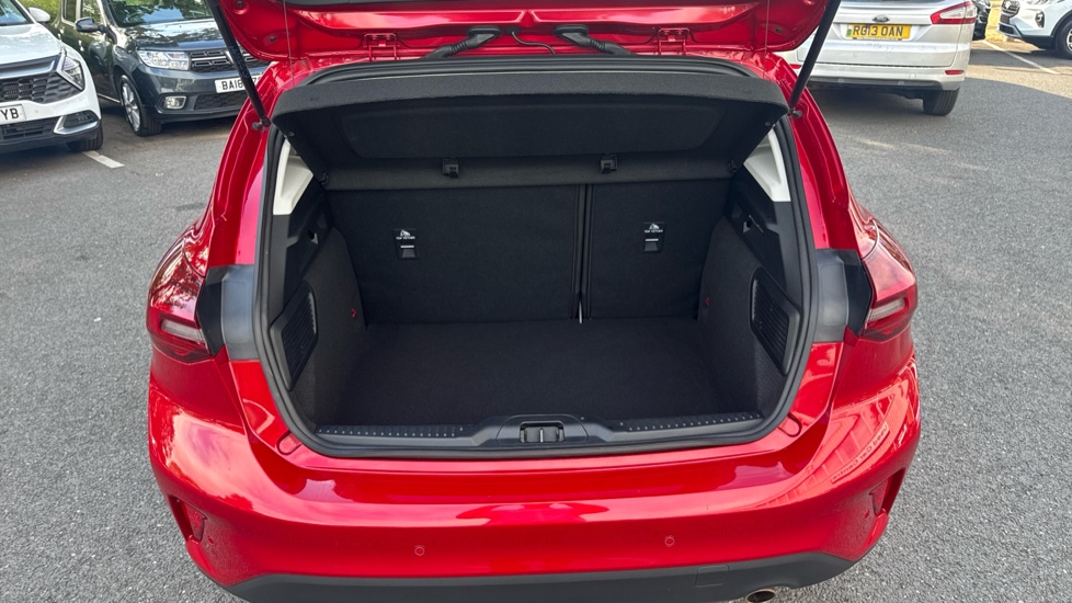 Ford Focus 1.0 EcoBoost Hybrid mHEV 155 Titanium 5dr Petrol Hatchback - Image 4