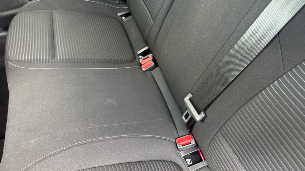Ford Focus 1.0 EcoBoost Hybrid mHEV 155 Titanium 5dr Petrol Hatchback - Image 17