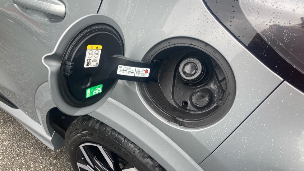 Ford Puma 1.0 EcoBoost Hybrid mHEV ST-Line X 5dr DCT Petrol Hatchback - Image 23