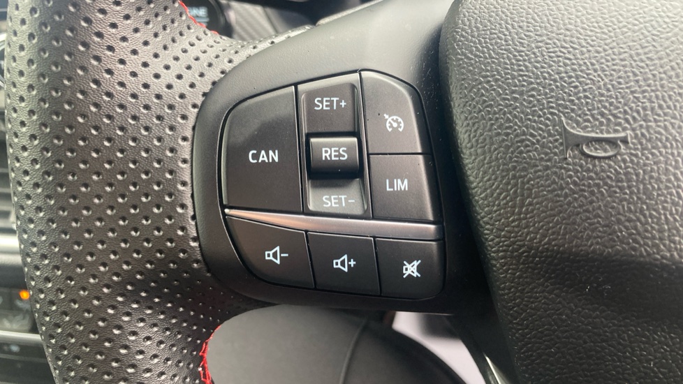 Ford Puma 1.0 EcoBoost Hybrid mHEV ST-Line X 5dr DCT Petrol Hatchback - Image 38