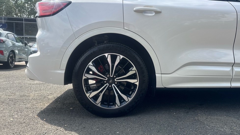Ford Kuga 2.5 FHEV ST-Line X Edition 5dr CVT Hybrid Estate - Image 7