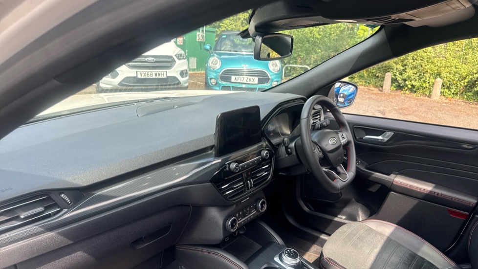 Ford Kuga 2.5 FHEV ST-Line X Edition 5dr CVT Hybrid Estate - Image 9