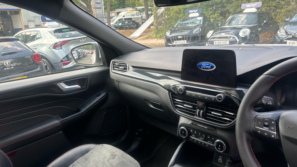Ford Kuga 2.5 FHEV ST-Line X Edition 5dr CVT Hybrid Estate - Image 14