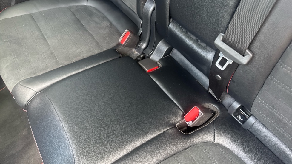 Ford Kuga 2.5 FHEV ST-Line X Edition 5dr CVT Hybrid Estate - Image 17