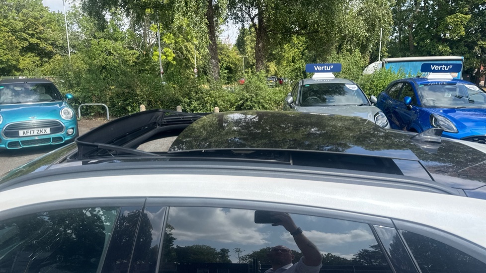 Ford Kuga 2.5 FHEV ST-Line X Edition 5dr CVT Hybrid Estate - Image 24