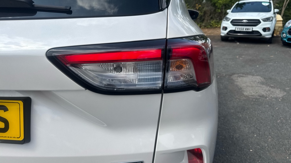Ford Kuga 2.5 FHEV ST-Line X Edition 5dr CVT Hybrid Estate - Image 31