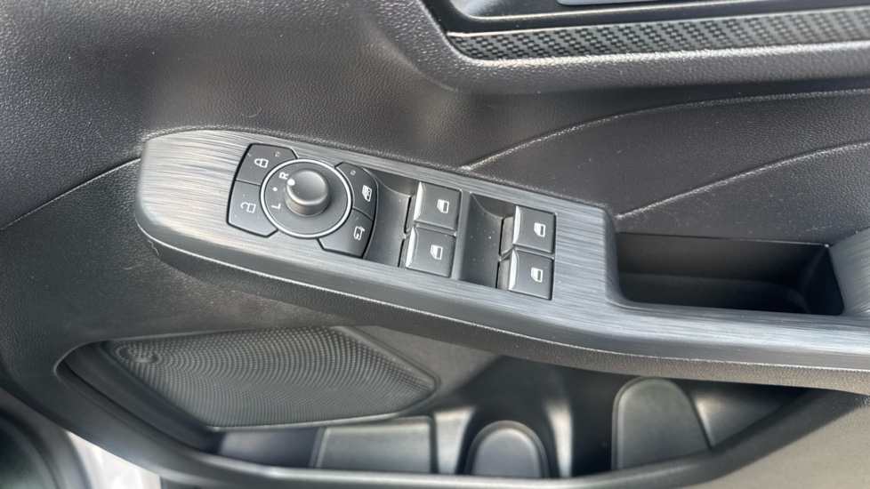 Ford Kuga 2.5 FHEV ST-Line X Edition 5dr CVT Hybrid Estate - Image 37