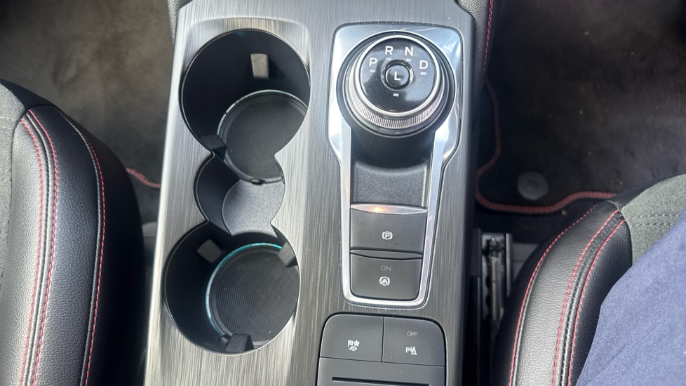 Ford Kuga 2.5 FHEV ST-Line X Edition 5dr CVT Hybrid Estate - Image 38