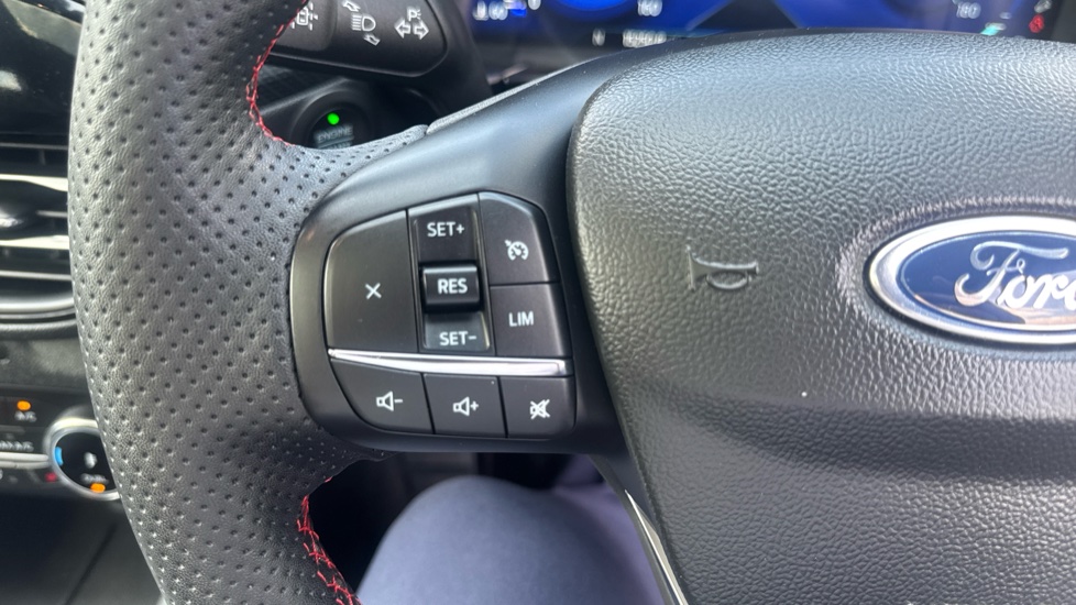 Ford Kuga 2.5 FHEV ST-Line X Edition 5dr CVT Hybrid Estate - Image 42