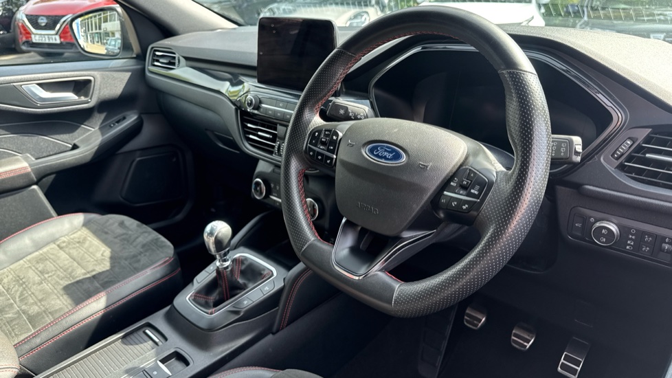 Ford Kuga 1.5 EcoBoost 150 ST-Line Edition 5dr Petrol Estate - Image 11