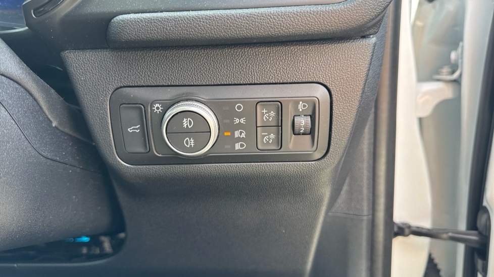Ford Kuga 1.5 EcoBoost 150 ST-Line Edition 5dr Petrol Estate - Image 25