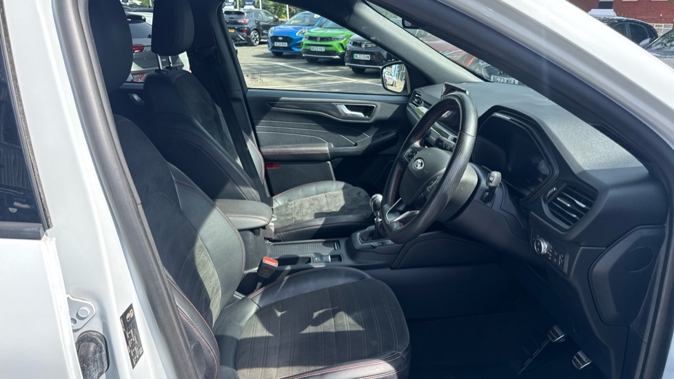 Ford Kuga 1.5 EcoBoost 150 ST-Line Edition 5dr Petrol Estate - Image 27