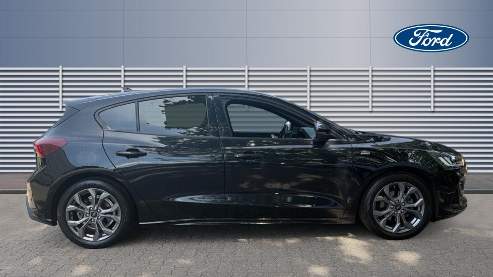 Ford Focus 1.0 EcoBoost Hybrid mHEV ST-Line 5dr Auto Petrol Hatchback - Image 5