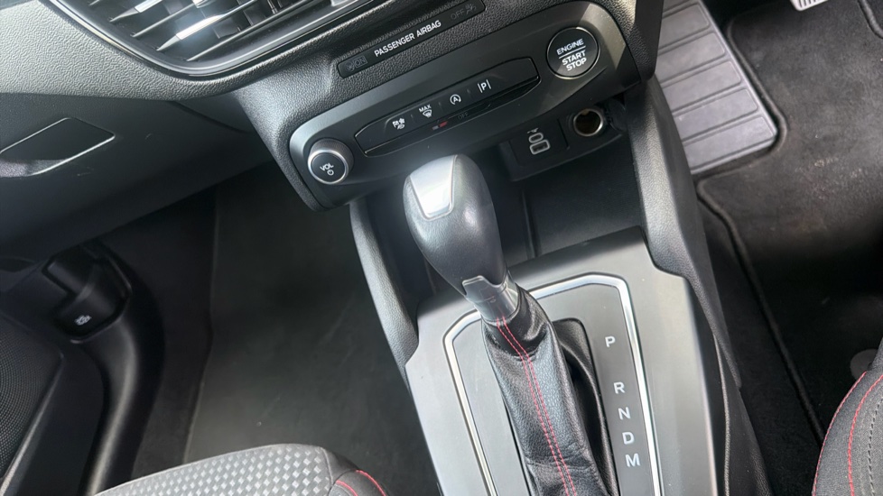 Ford Focus 1.0 EcoBoost Hybrid mHEV ST-Line 5dr Auto Petrol Hatchback - Image 13