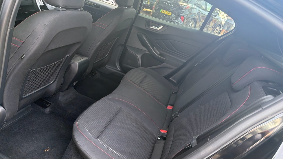 Ford Focus 1.0 EcoBoost Hybrid mHEV ST-Line 5dr Auto Petrol Hatchback - Image 16