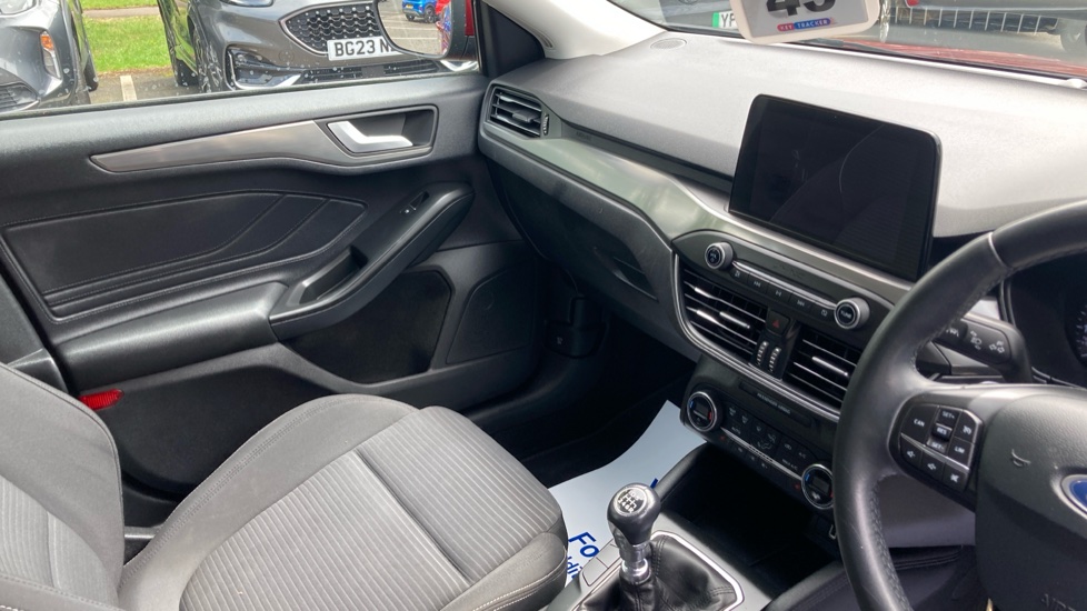 Ford Focus 1.0 EcoBoost 125 Titanium 5dr Petrol Hatchback - Image 14