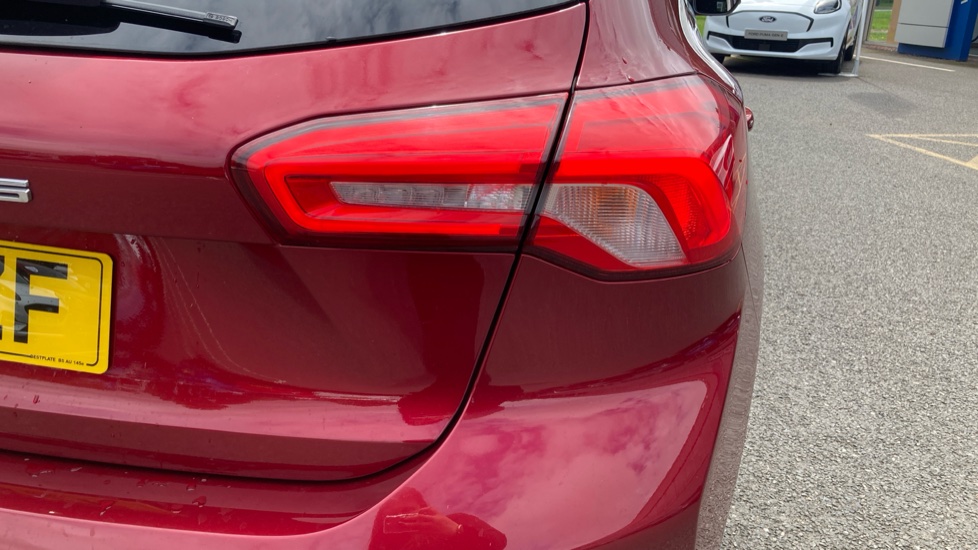 Ford Focus 1.0 EcoBoost 125 Titanium 5dr Petrol Hatchback - Image 21