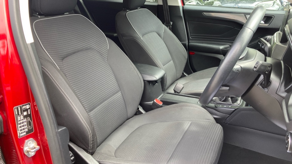 Ford Focus 1.0 EcoBoost 125 Titanium 5dr Petrol Hatchback - Image 29