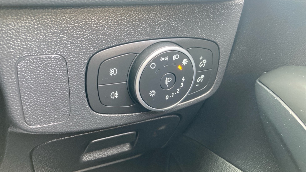 Ford Focus 1.0 EcoBoost 125 Titanium 5dr Petrol Hatchback - Image 37