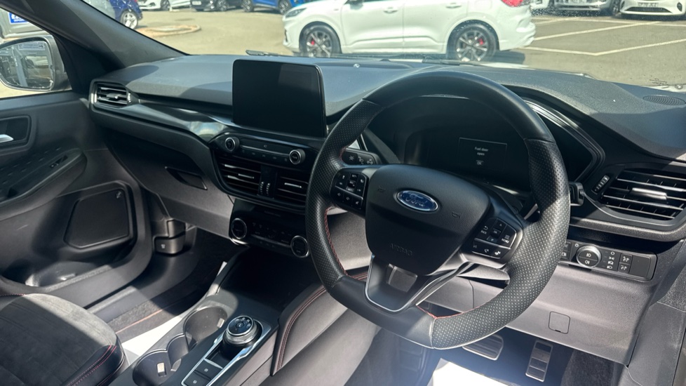 Ford Kuga 2.5 PHEV ST-Line X 5dr CVT Estate - Image 11