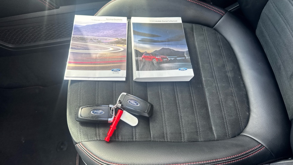 Ford Kuga 2.5 PHEV ST-Line X 5dr CVT Estate - Image 20