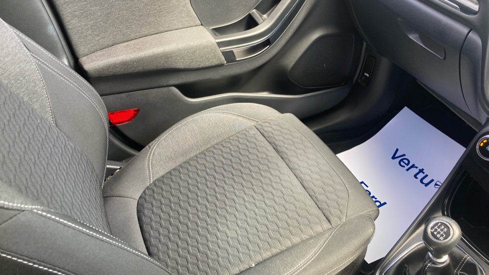 Ford Puma 1.0 EcoBoost Hybrid mHEV Titanium 5dr Petrol Hatchback - Image 34