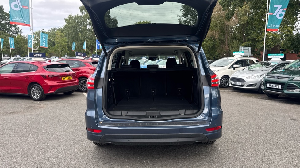 Ford S-MAX 2.5 FHEV 190 Titanium 5dr CVT Hybrid Estate - Image 4