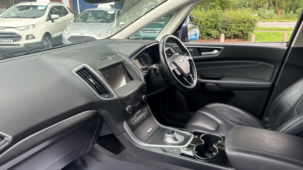 Ford S-MAX 2.5 FHEV 190 Titanium 5dr CVT Hybrid Estate - Image 9