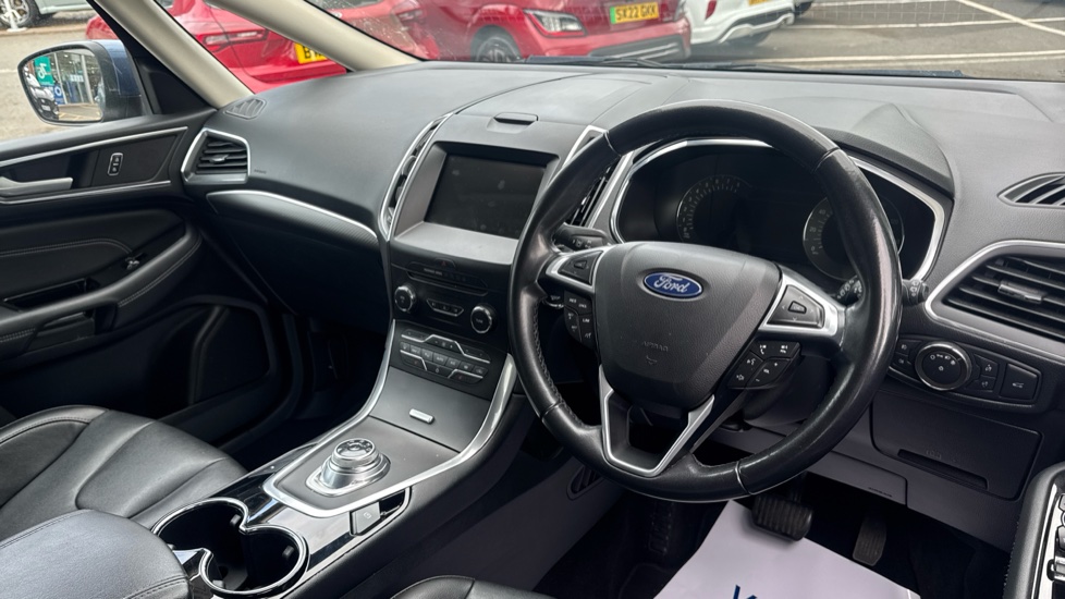 Ford S-MAX 2.5 FHEV 190 Titanium 5dr CVT Hybrid Estate - Image 11