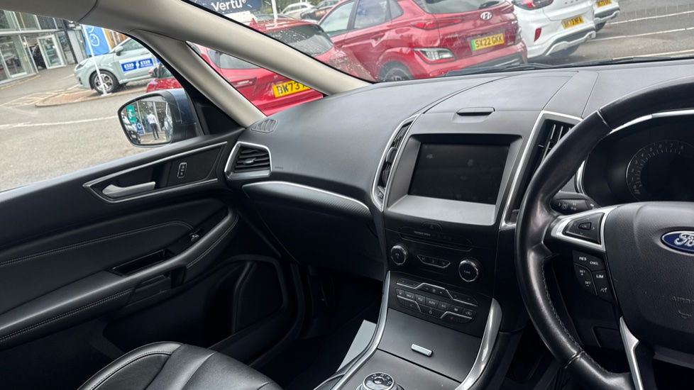 Ford S-MAX 2.5 FHEV 190 Titanium 5dr CVT Hybrid Estate - Image 14