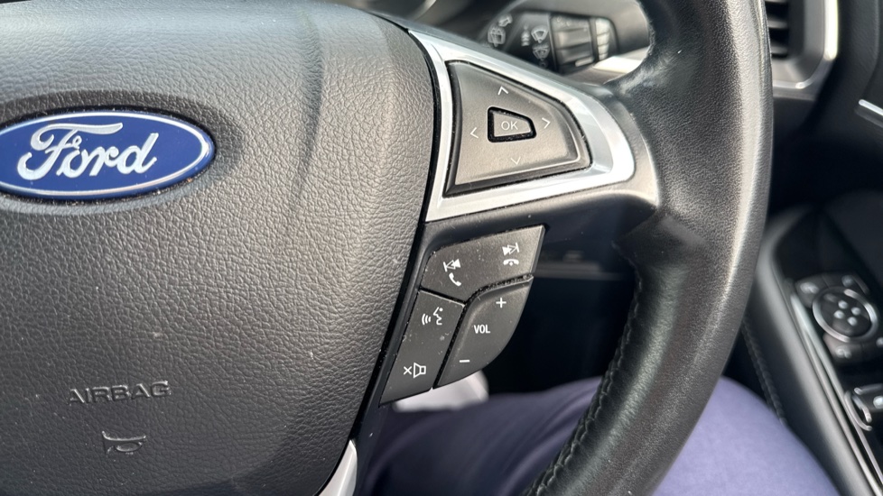 Ford S-MAX 2.5 FHEV 190 Titanium 5dr CVT Hybrid Estate - Image 37