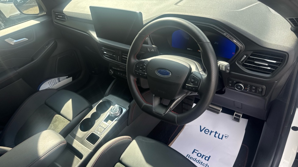 Ford Kuga 2.5 PHEV ST-Line X 5dr CVT Estate - Image 11