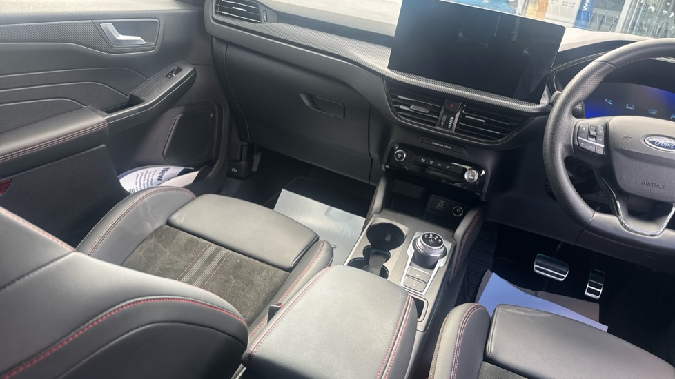 Ford Kuga 2.5 PHEV ST-Line X 5dr CVT Estate - Image 14