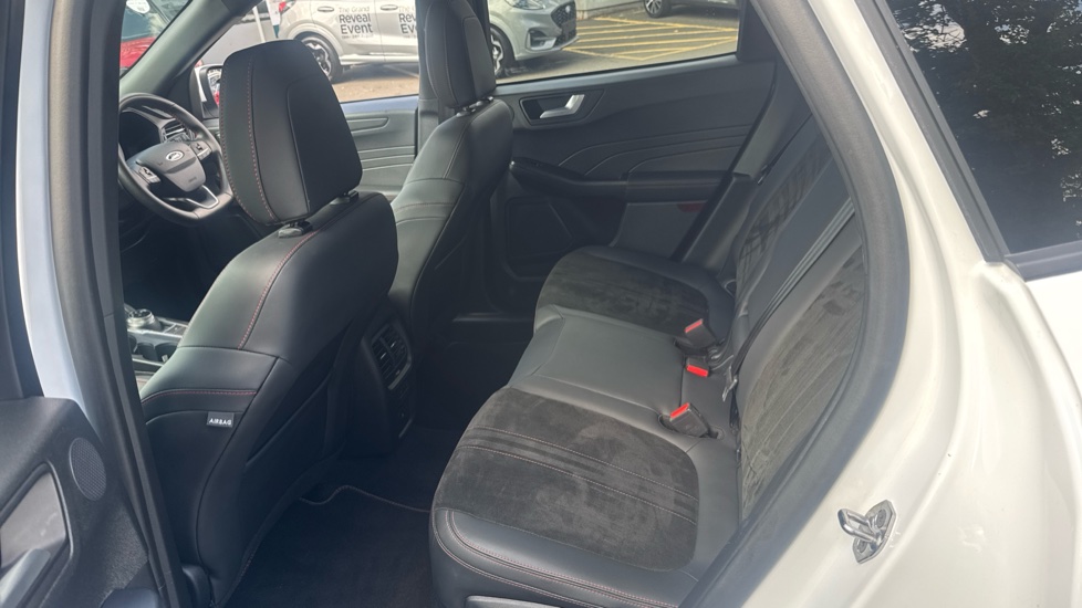 Ford Kuga 2.5 PHEV ST-Line X 5dr CVT Estate - Image 16
