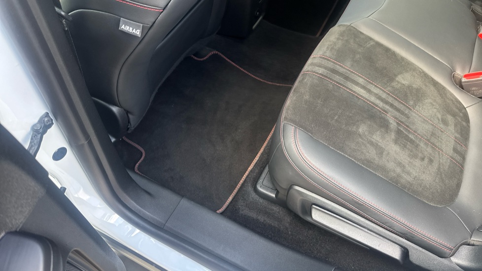 Ford Kuga 2.5 PHEV ST-Line X 5dr CVT Estate - Image 28