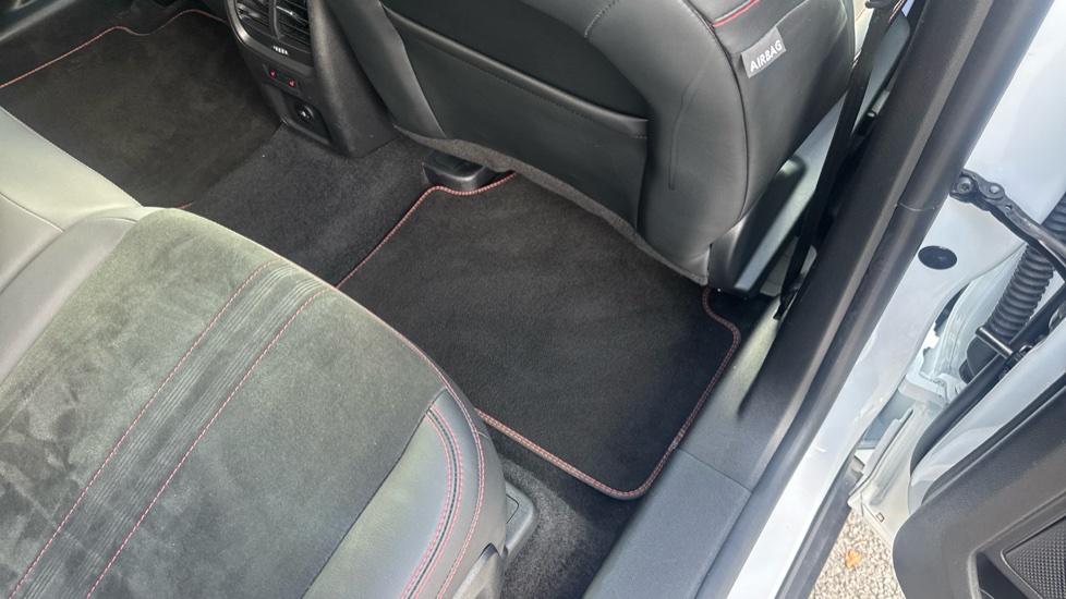 Ford Kuga 2.5 PHEV ST-Line X 5dr CVT Estate - Image 29