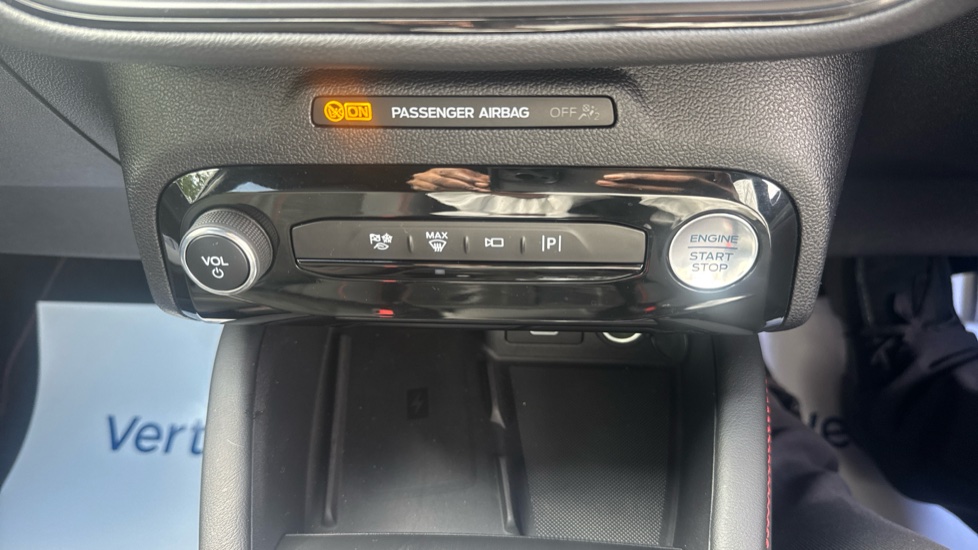 Ford Kuga 2.5 PHEV ST-Line X 5dr CVT Estate - Image 34