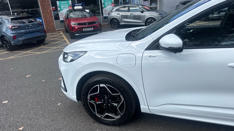Ford Kuga 2.5 PHEV ST-Line X 5dr CVT Estate - Image 45