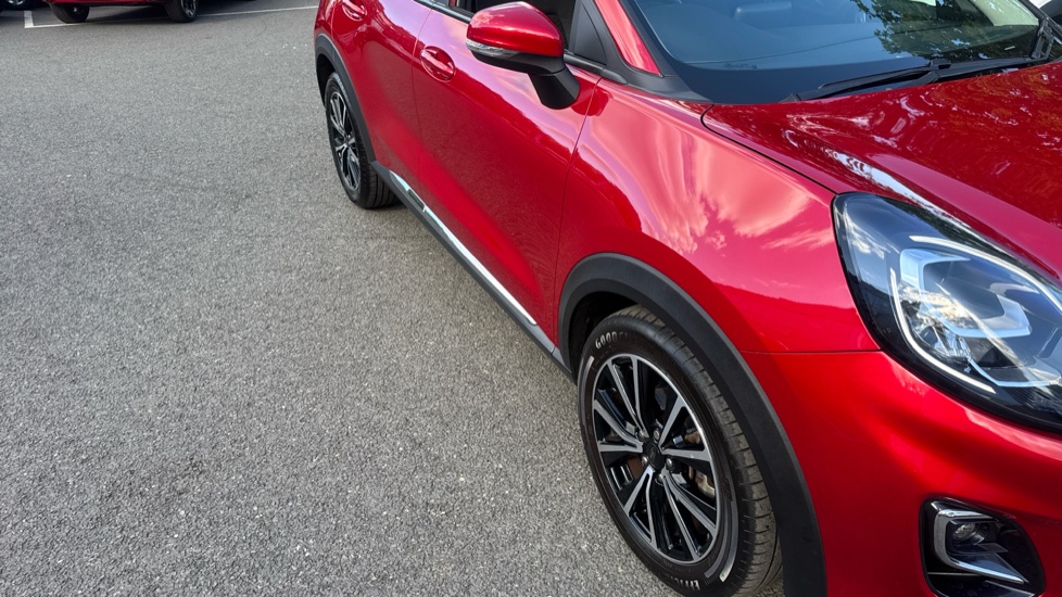 Ford Puma 1.0 EcoBoost Hybrid mHEV Titanium 5dr Petrol Hatchback - Image 25