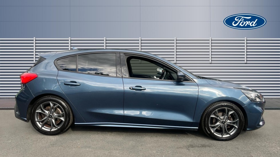 Ford Focus 1.0 EcoBoost Hybrid mHEV 125 ST-Line Edition 5dr Petrol Hatchback - Image 5