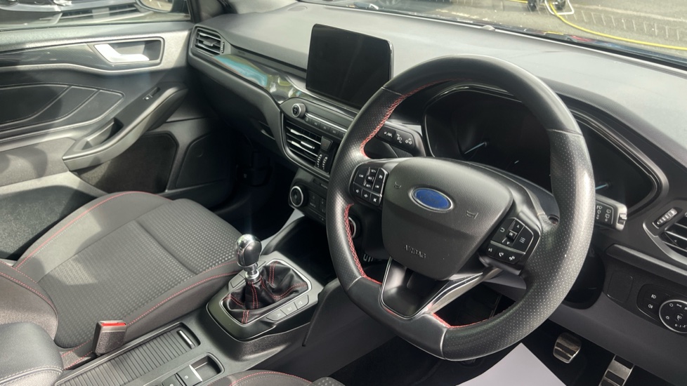 Ford Focus 1.0 EcoBoost Hybrid mHEV 125 ST-Line Edition 5dr Petrol Hatchback - Image 11