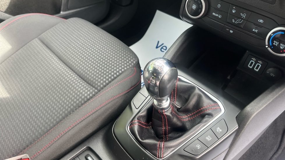 Ford Focus 1.0 EcoBoost Hybrid mHEV 125 ST-Line Edition 5dr Petrol Hatchback - Image 13