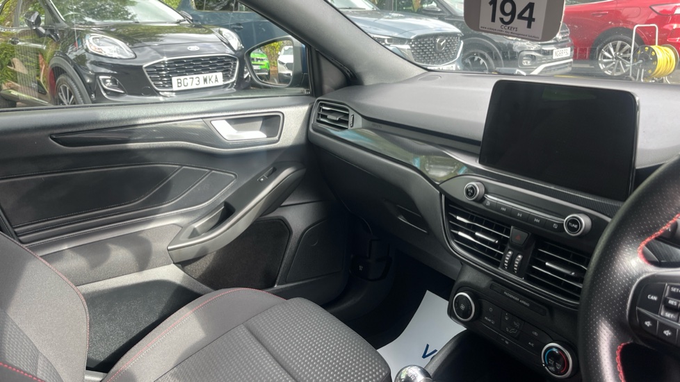 Ford Focus 1.0 EcoBoost Hybrid mHEV 125 ST-Line Edition 5dr Petrol Hatchback - Image 14