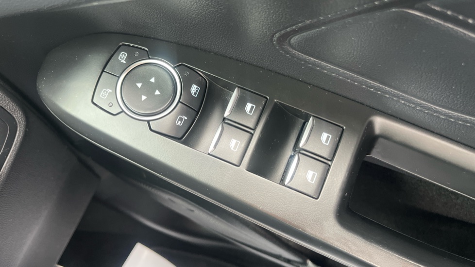 Ford Focus 1.0 EcoBoost Hybrid mHEV 125 ST-Line Edition 5dr Petrol Hatchback - Image 23