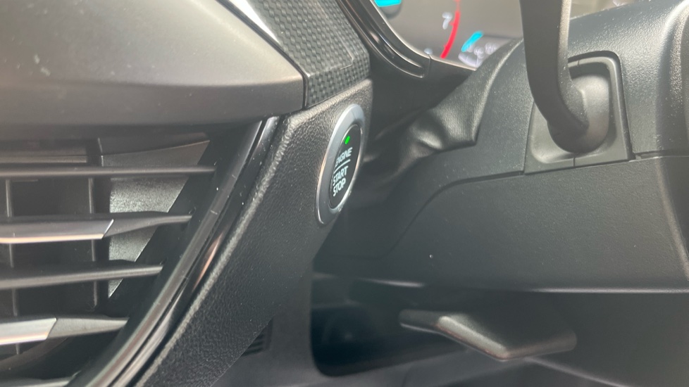 Ford Focus 1.0 EcoBoost Hybrid mHEV 125 ST-Line Edition 5dr Petrol Hatchback - Image 29